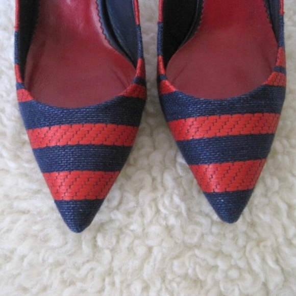 Authentic Carolina Herrera Insignia Sling Back Pumps - Picture 4 of 10